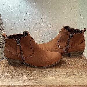 Austin Trading Co. Brown Booties size 7.5 in great condition